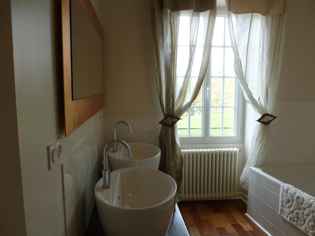 Ancien Haras De La Tour Bed & Breakfast Lamothe-Landerron Exterior photo